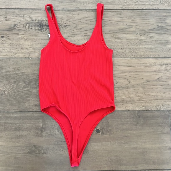 Red ribbed body suit - Picture 7 of 8